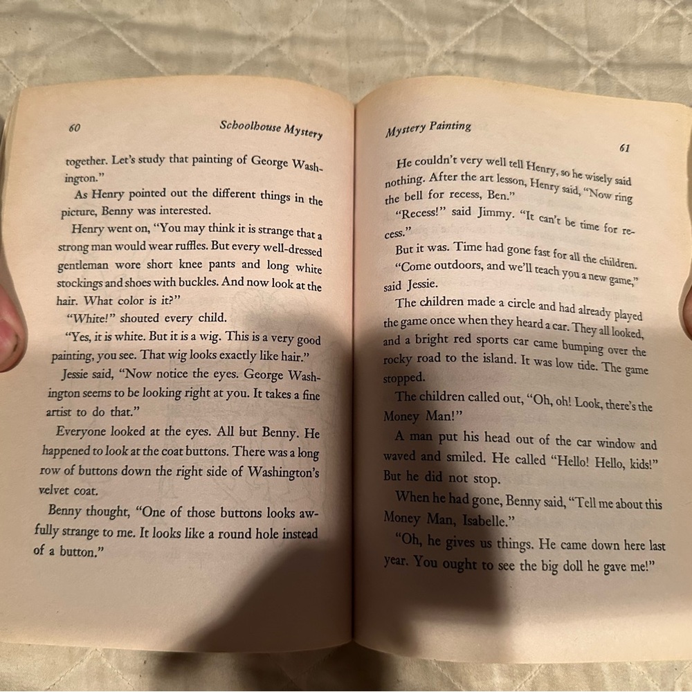 The boxcar children- schoolhouse mystery #10 - Picture 7 of 8